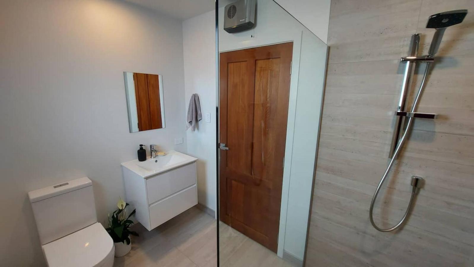 Sleek Suite By The Sand 1-Bedroom Dunedin Buitenkant foto